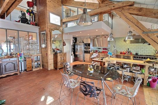 Дом в Бург-ен-Лавукс