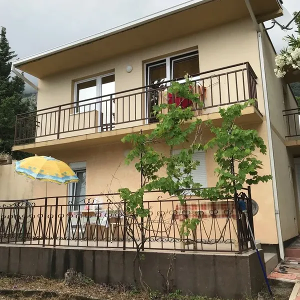 Отдельный дом в Сутоморе, фото 1