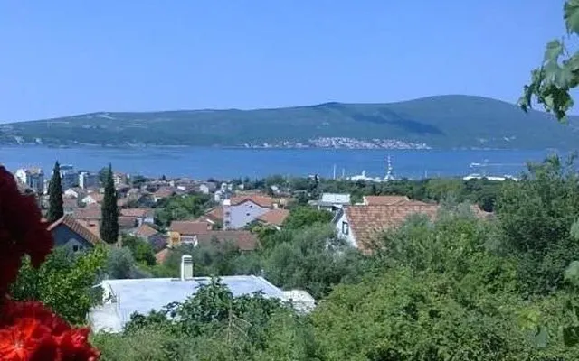 Земельный участок в Тиват