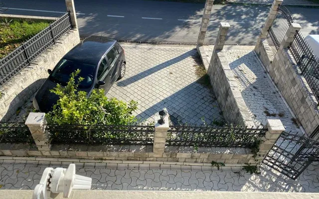Дом в Черногория