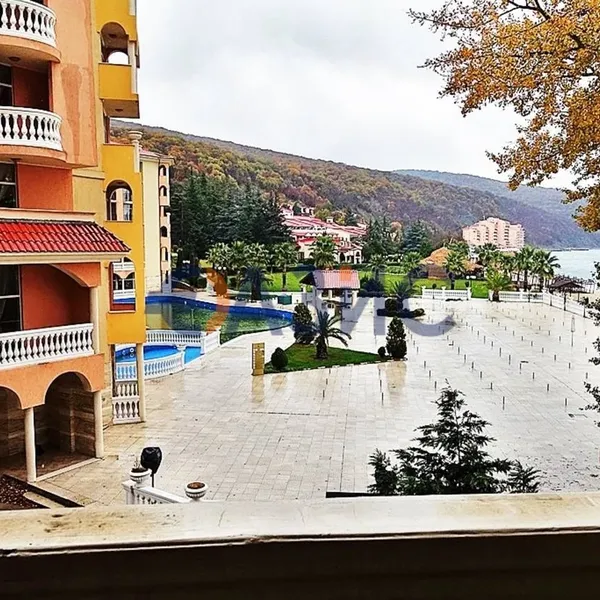 Квартира в Елените, фото 1