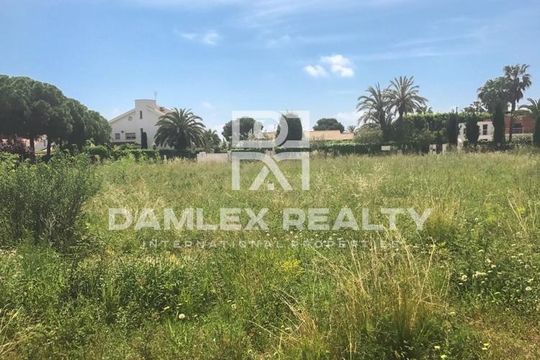 Земельный участок в Сиджес