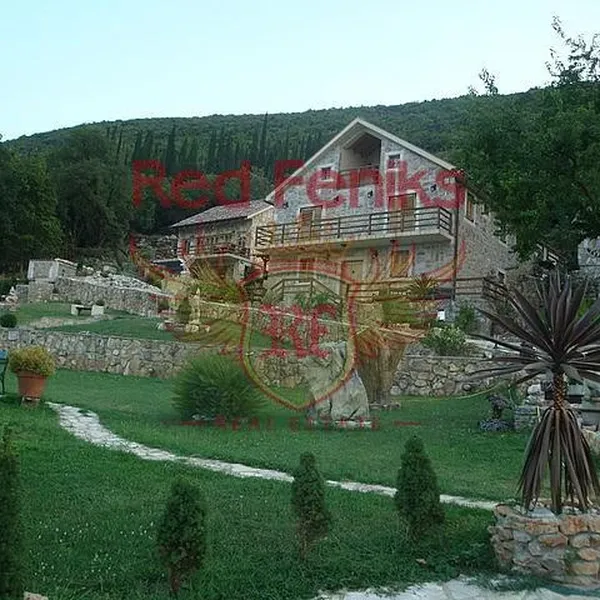 Дом в Херцег-Нови, фото 1