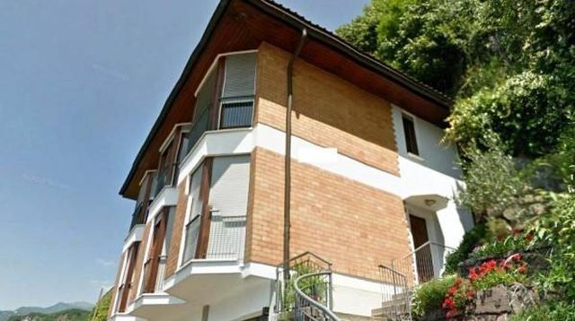 Вилла в Кампионе-д’Италия