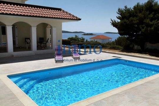 Вилла в Рогозница