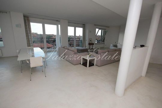 Квартира в Милан