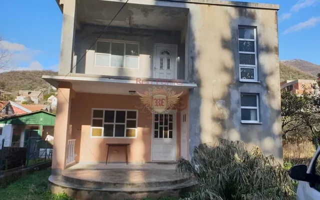 Дом в Тиват