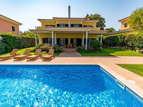 Вилла в Кинта ду Лагу