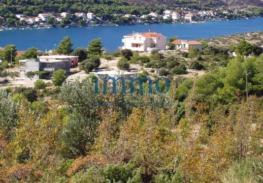 Земельный участок в Рогозница