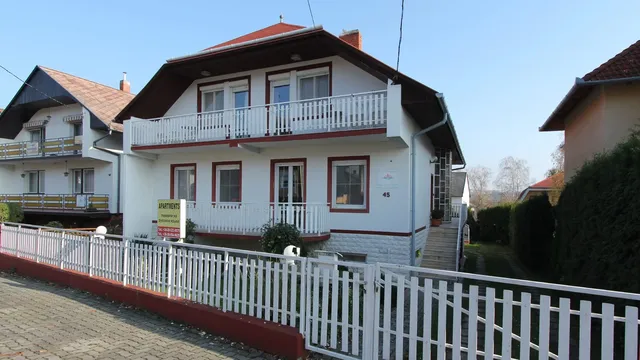 Отель в Хевиз