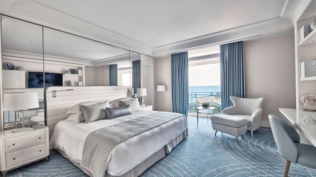 Отель в Канны