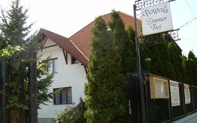 Отель в Будакези