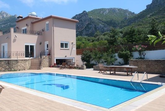 Вилла в Карми