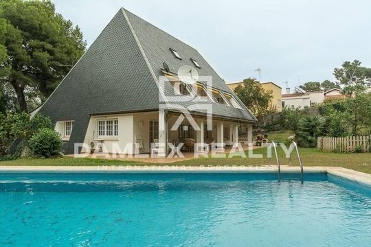 Вилла в Гава