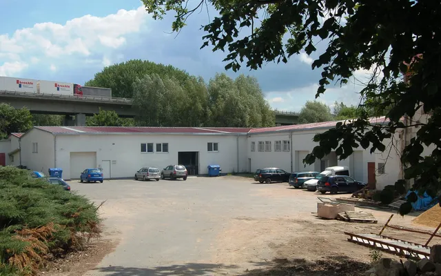 Завод / Фабрика в Сланы