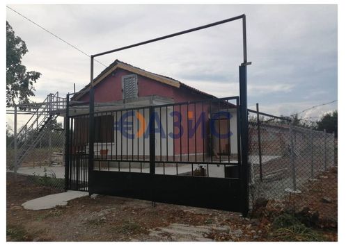 Дом в Карнобат