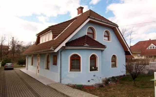 Отдельный дом в Фельшёпахок