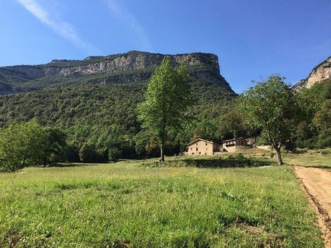 Земельный участок в Жирона