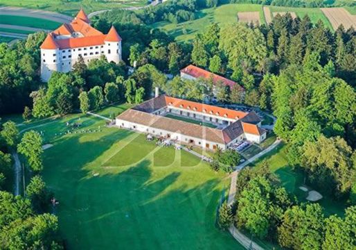 Отель в Брежис