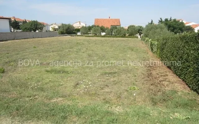Земельный участок в Нин