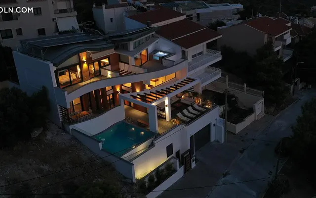 AZUR VILLA in Voula