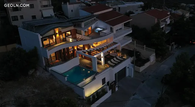 AZUR VILLA in Voula