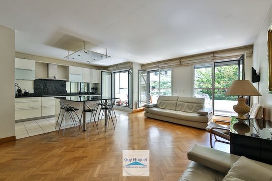 Квартира в Париж