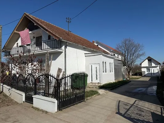 Дом в Стара-Пазова
