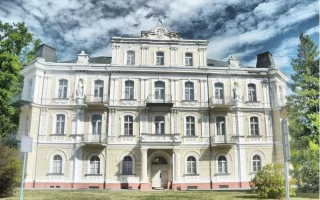 Сфера услуг в Франтишкови-Лазне
