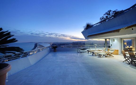 Пентхаус в Вильнеуве-Лубет