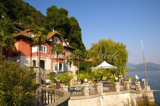 Вилла в Каннеро-Ривьера