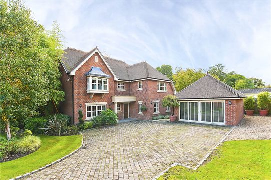 Дом в Уокинг