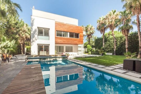 Вилла в Гава Мар