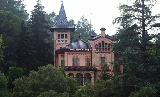 Дом в Жирона