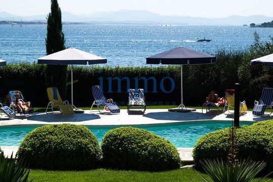 Отель в Шибеник