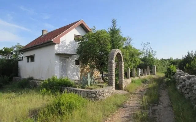 Дом в Жаница