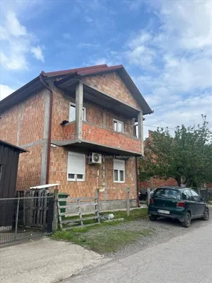 Дом в Земун