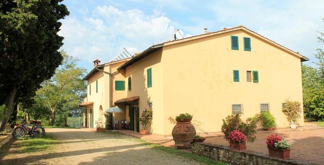 Отель в Монтеспертоли