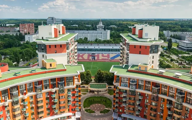 Sonyachna brama in Kyiv