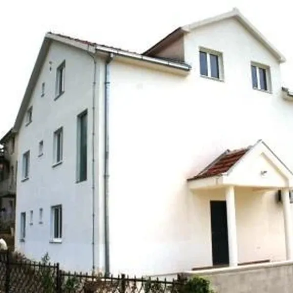 Квартира в Тиват, фото 1