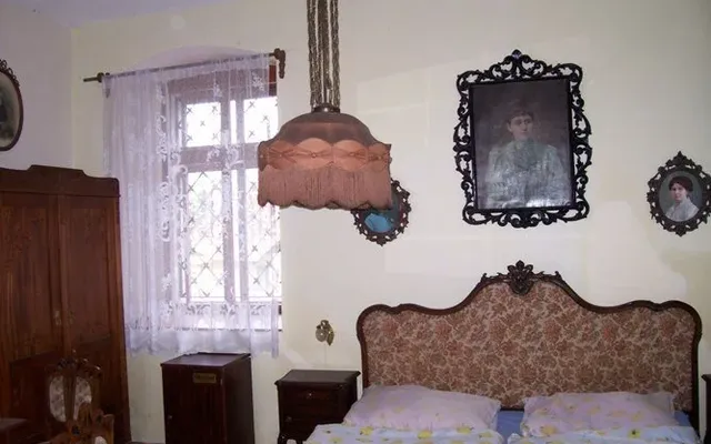 Отель в Берун