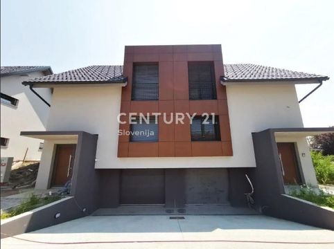 Таунхаус в Бризовица