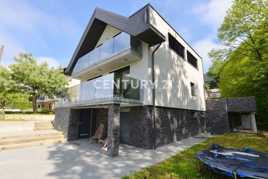 Отдельный дом в Любляна