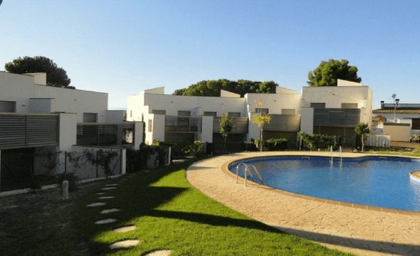 Отдельный дом в Ла-Эскала