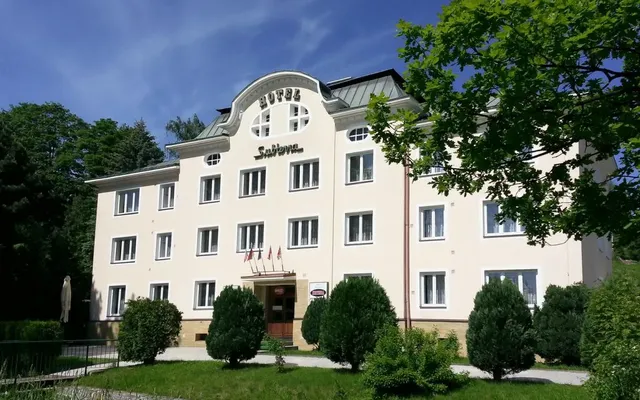 Отель в Остров