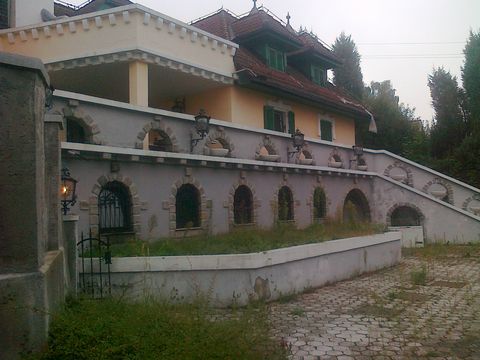 Замок в Споднье-Хоче