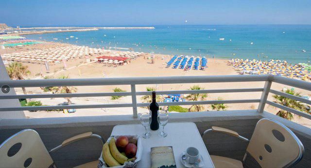 Отель в Ретимнон