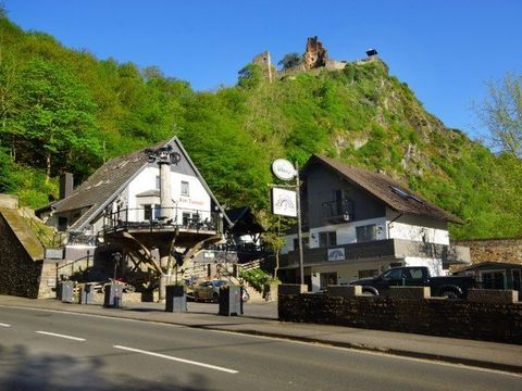 Отель в Альтенар