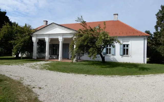 Замок в Капошвар