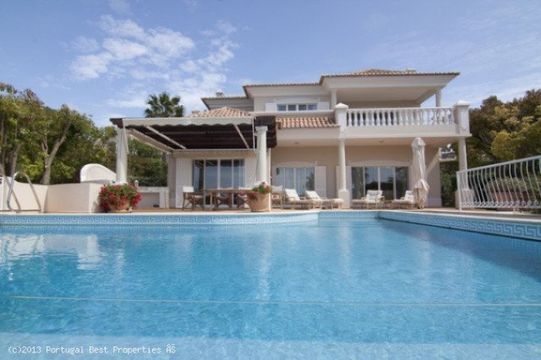 Вилла в Лоле